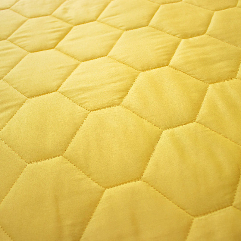 Embroidery Bee Bedspread 220CM x 200CM